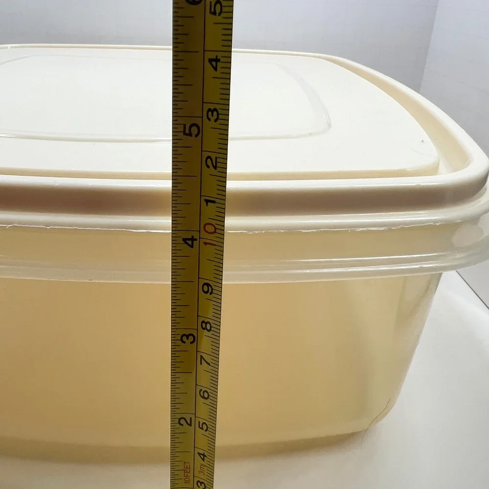 Vintage Rubbermaid Servin Saver Square Food‎ Storage Container Almond 19 cup
